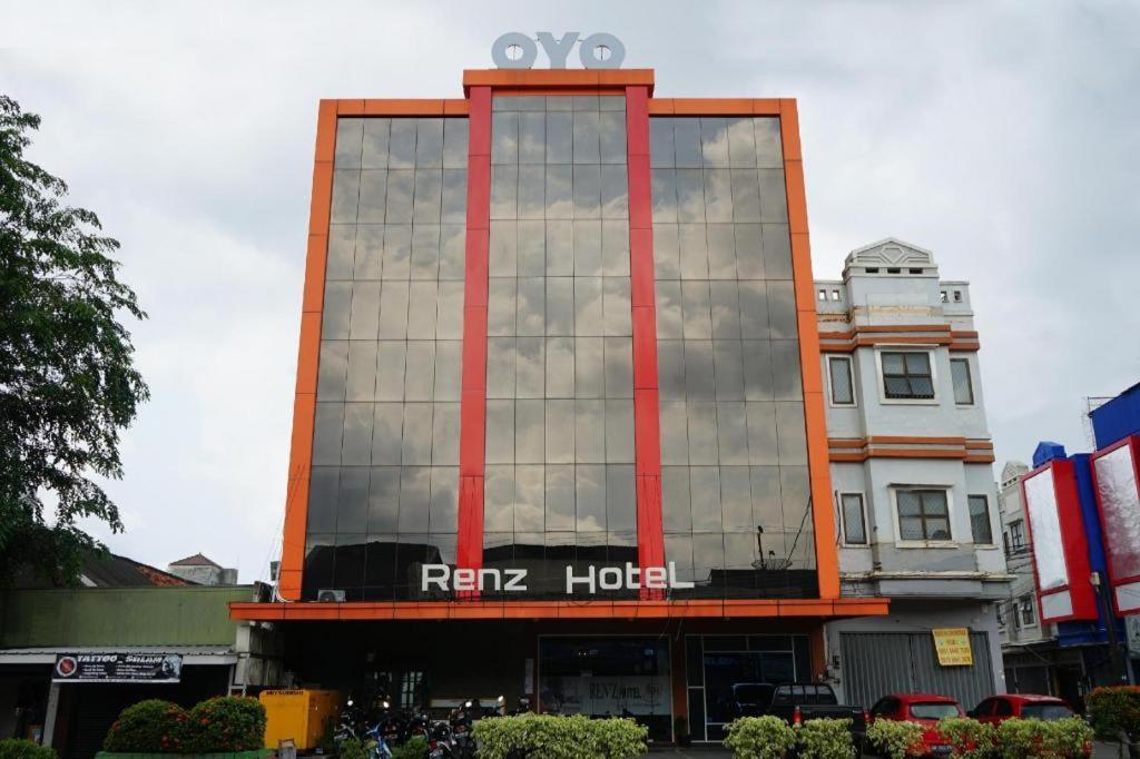 Ren'Z Hotel Pangkal Pinang Exterior foto